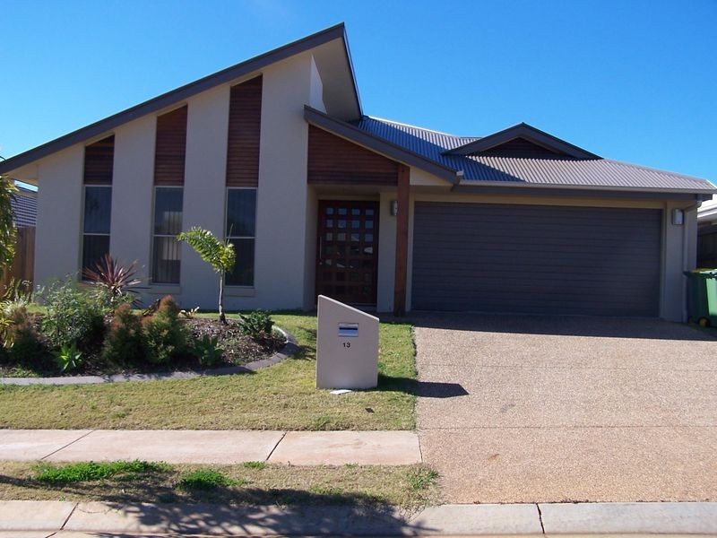 13 Hillcrest St, Wellington Point QLD 4160
