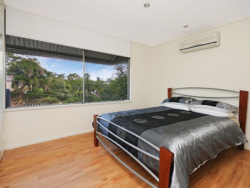 30 Russell Ave, Norman Park QLD 4170