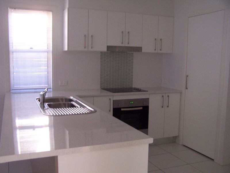 2/34 Birdwood Road, Birkdale QLD 4159