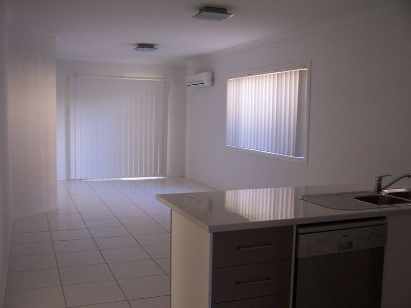 2/34 Birdwood Road, Birkdale QLD 4159