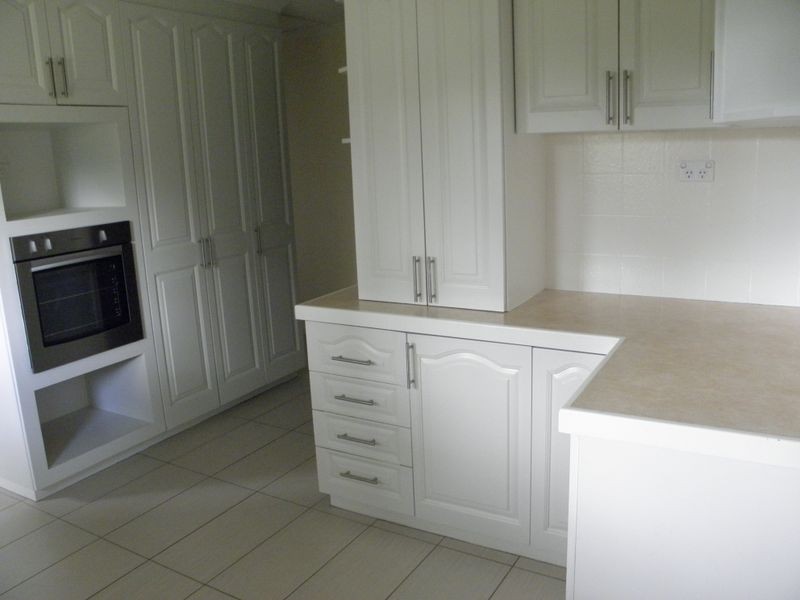 6 Linda St, Birkdale QLD 4159