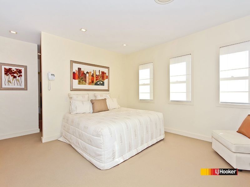 16 Esplanade, Wellington Point QLD 4160