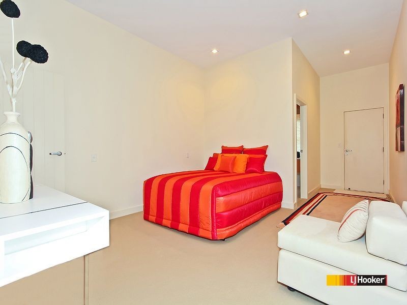16 Esplanade, Wellington Point QLD 4160