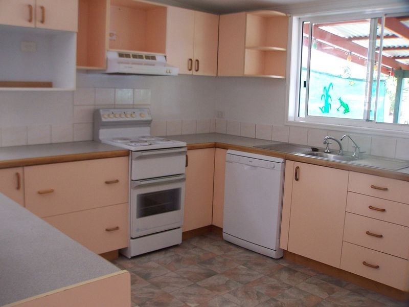 13 Maud St, Birkdale QLD 4159