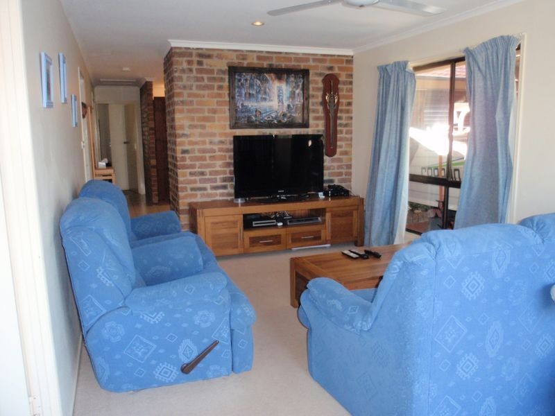 74 Cavell Street, Birkdale QLD 4159