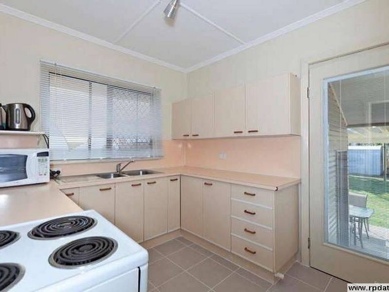 16 Astley Street, Wynnum West QLD 4178