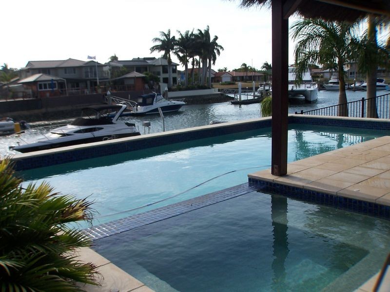 27 Downwind Ct, Birkdale QLD 4159