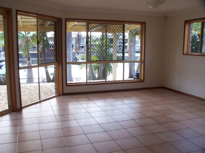 27 Downwind Ct, Birkdale QLD 4159