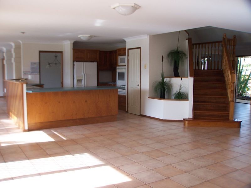 27 Downwind Ct, Birkdale QLD 4159