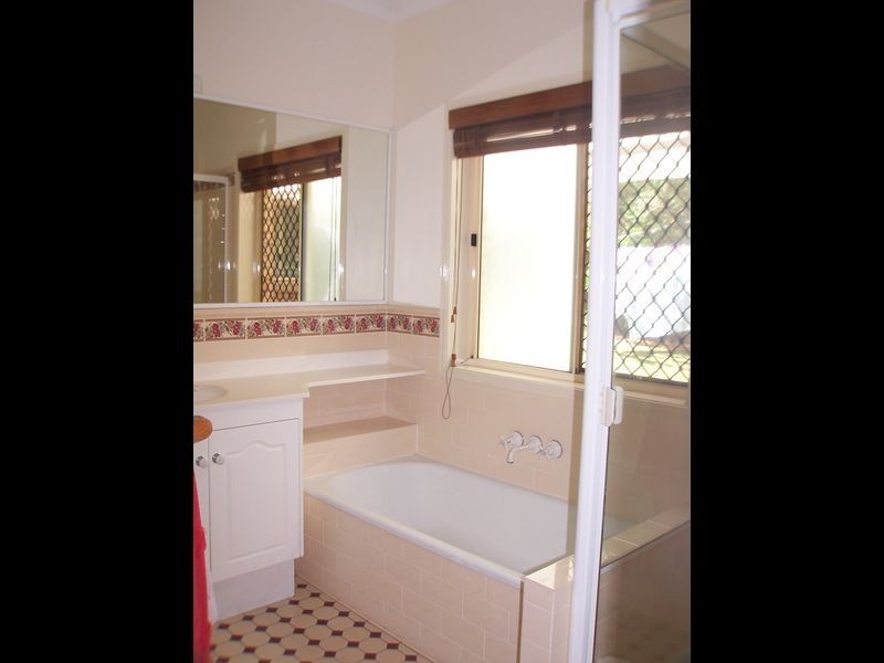 1 Surman Street, Birkdale QLD 4159