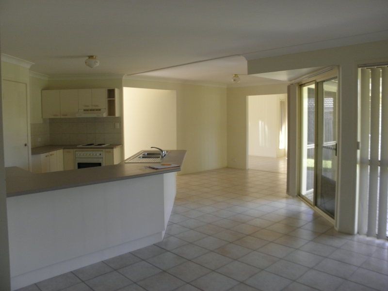 4 Coventry Court, Wellington Point QLD 4160