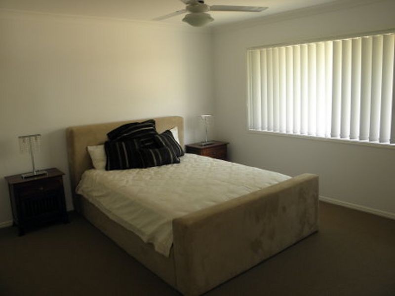 2/335 Old Cleveland Road, Birkdale QLD 4159