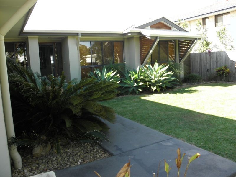 19 Trafalgar Vale Ave, Wellington Point QLD 4160