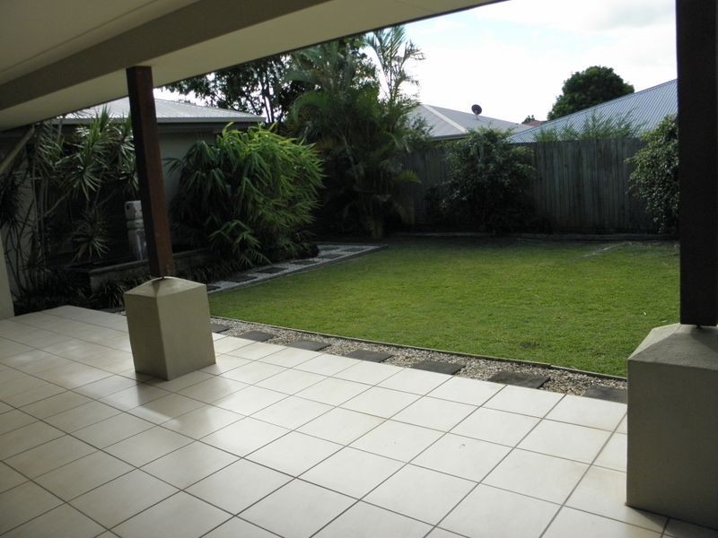 19 Trafalgar Vale Ave, Wellington Point QLD 4160