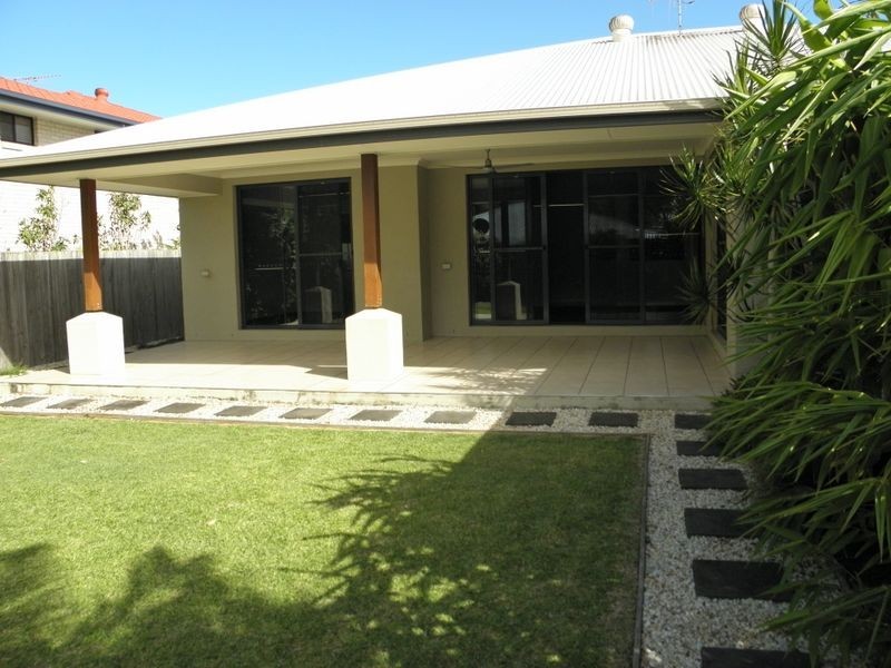 19 Trafalgar Vale Ave, Wellington Point QLD 4160