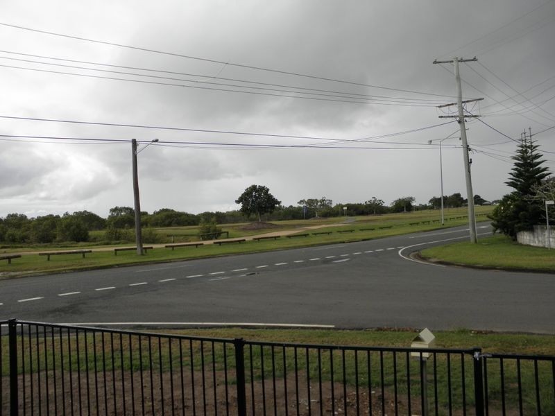 2 Bates Dr, Birkdale QLD 4159