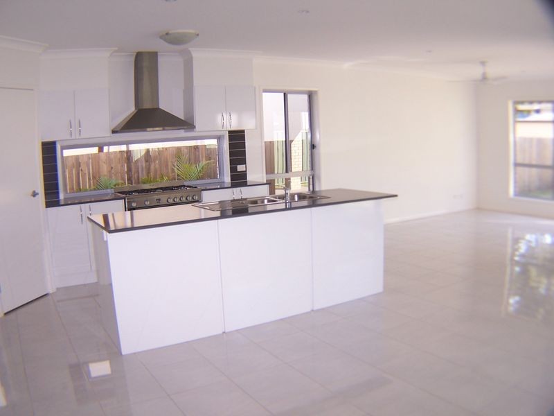 203 Mooroondu Rd, Thorneside QLD 4158