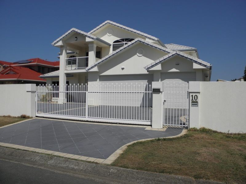 10 Mainsail Street, Birkdale QLD 4159