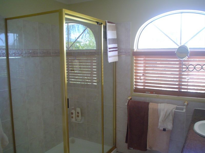 10 Mainsail Street, Birkdale QLD 4159