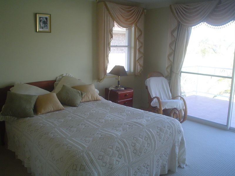 10 Mainsail Street, Birkdale QLD 4159