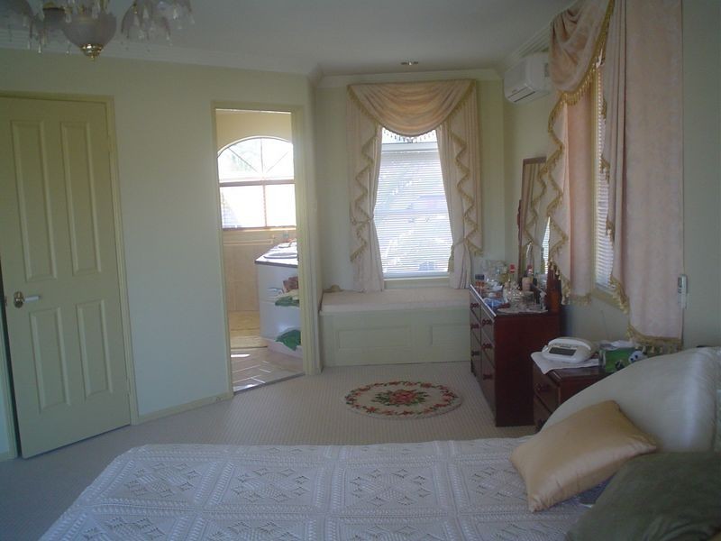 10 Mainsail Street, Birkdale QLD 4159