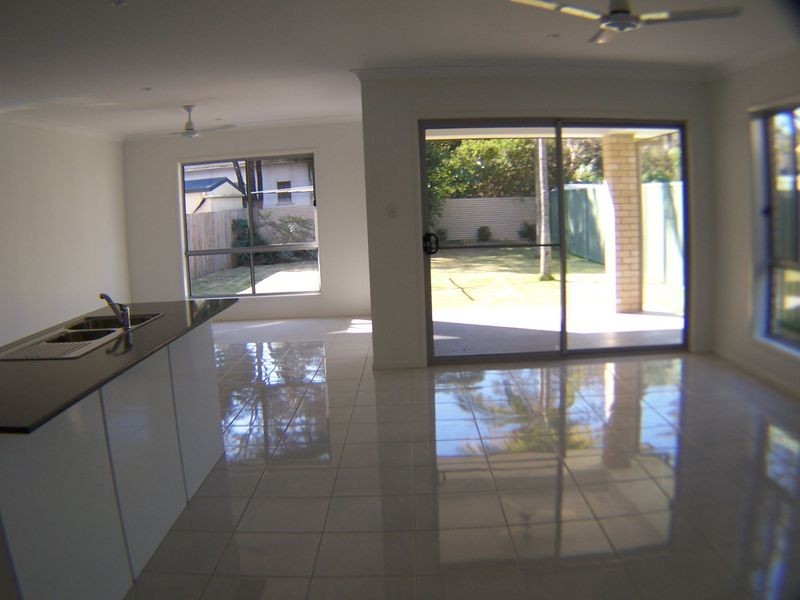 203 Mooroondu Road, Thorneside QLD 4158