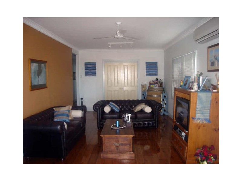 303 Upper Esplanade, Manly QLD 4179