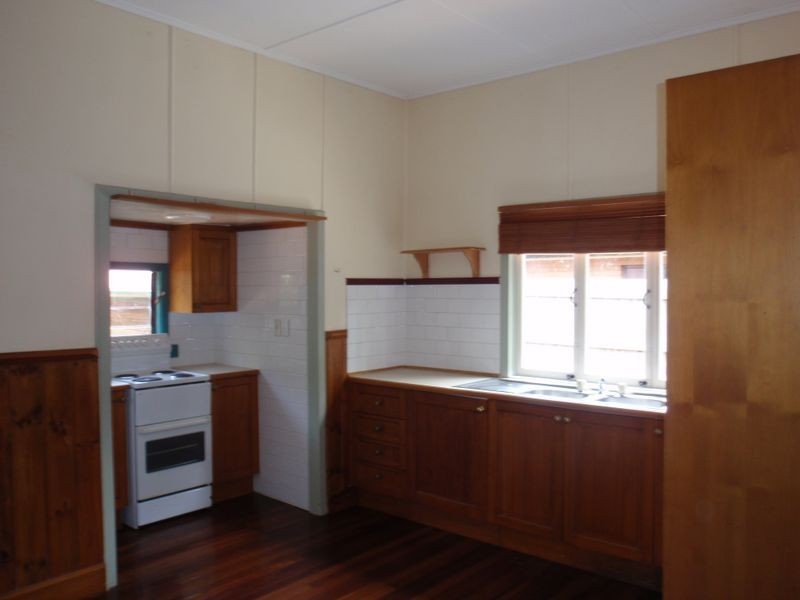 6 Charles Street, Birkdale QLD 4159