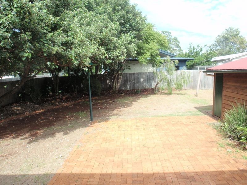 6 Charles Street, Birkdale QLD 4159