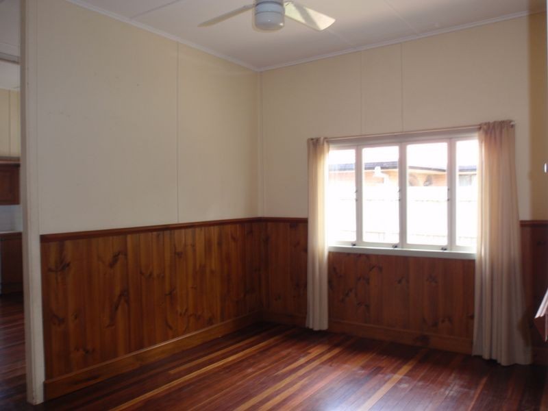 6 Charles Street, Birkdale QLD 4159