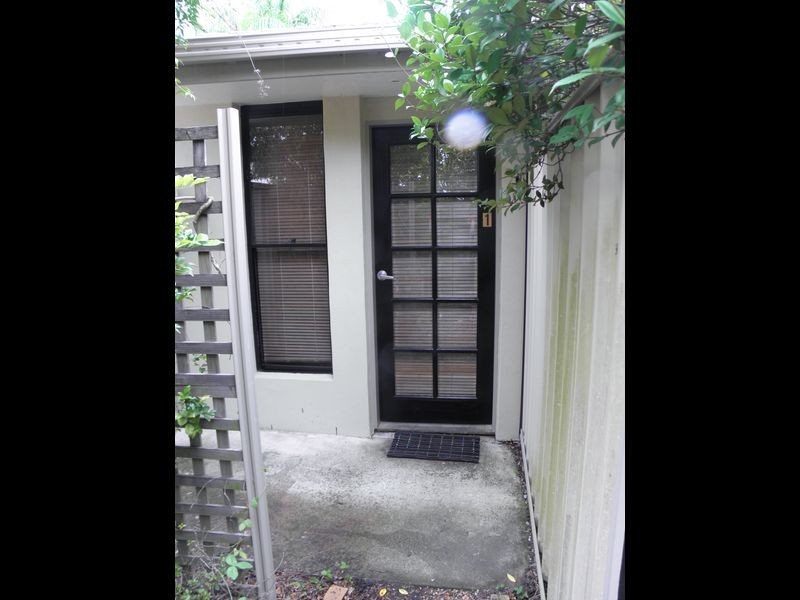 1 Rosa, Birkdale QLD 4159