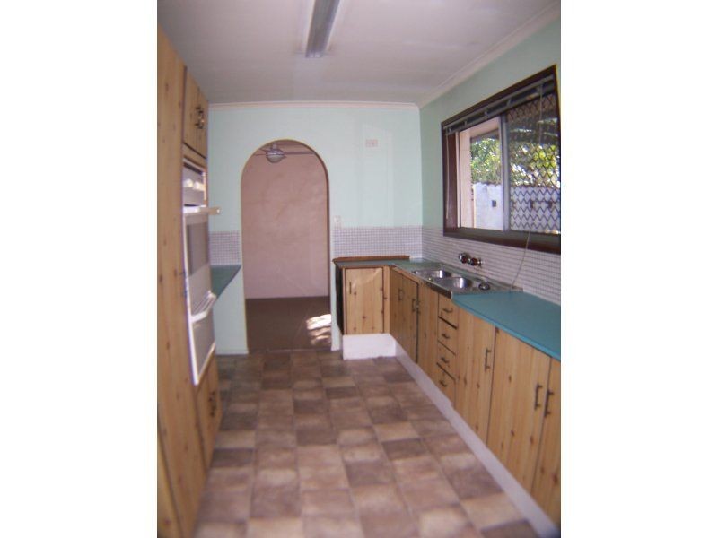 1 Raymond Street, Birkdale QLD 4159