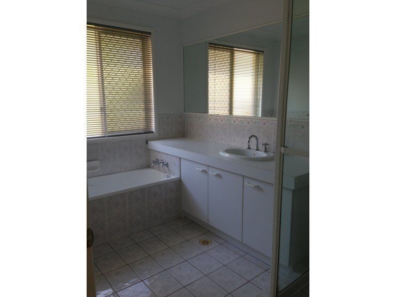40 Redgrove Avenue, Wellington Point QLD 4160