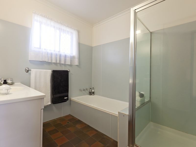 306 Queens Esplanade, Thorneside QLD 4158