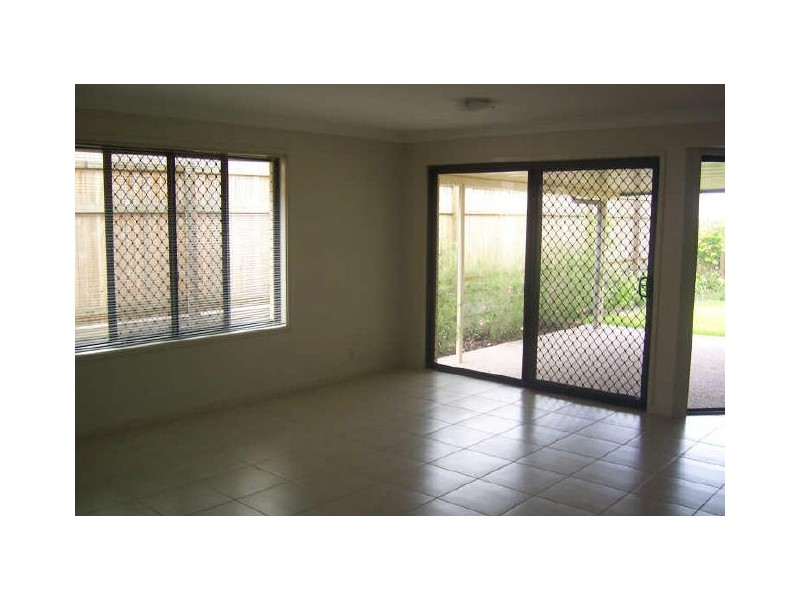 25 Demby Cres, Wakerley QLD 4154