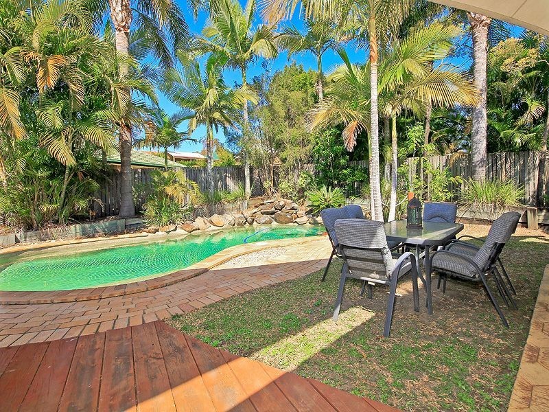 4 Carisbrooke Crt, Birkdale QLD 4159