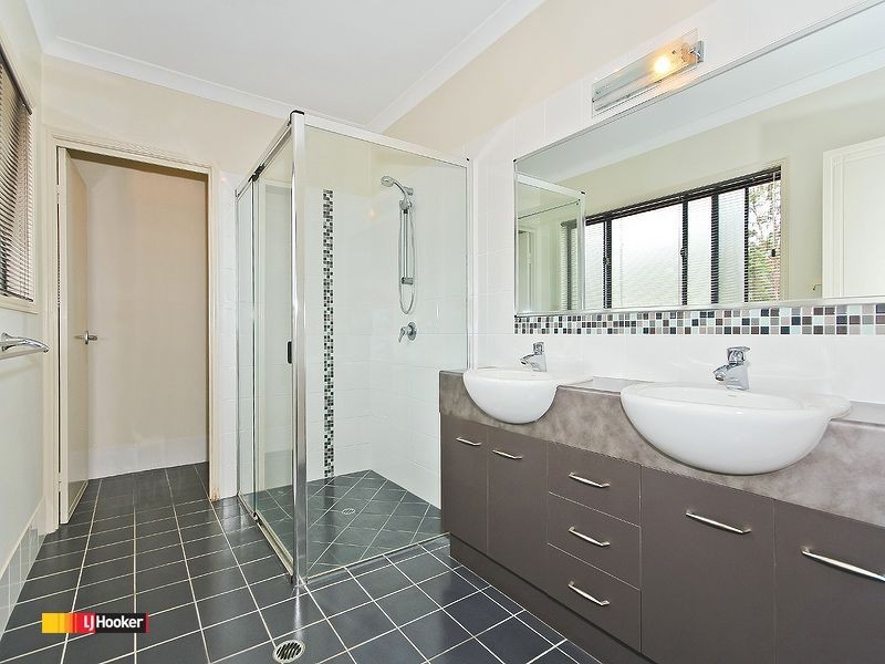 24 Lanaglen Drive, Birkdale QLD 4159