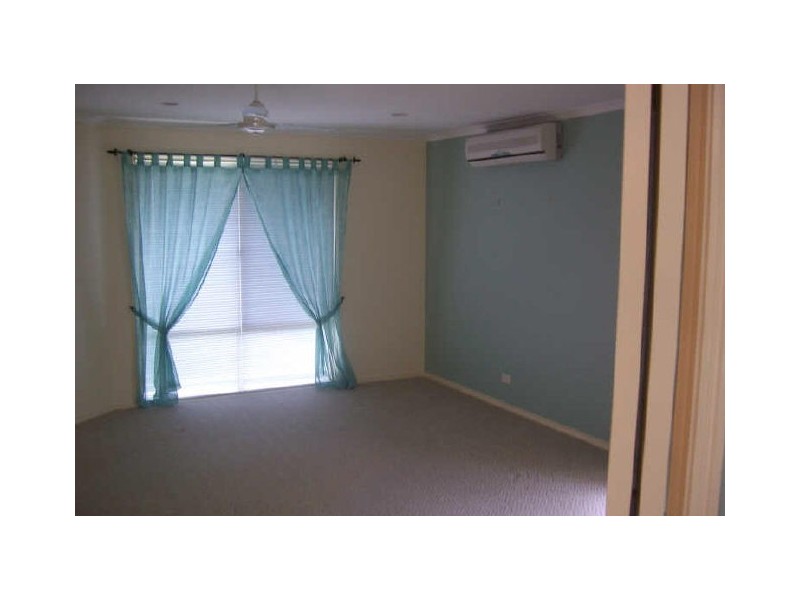 2 Murdoch Place, Wakerley QLD 4154