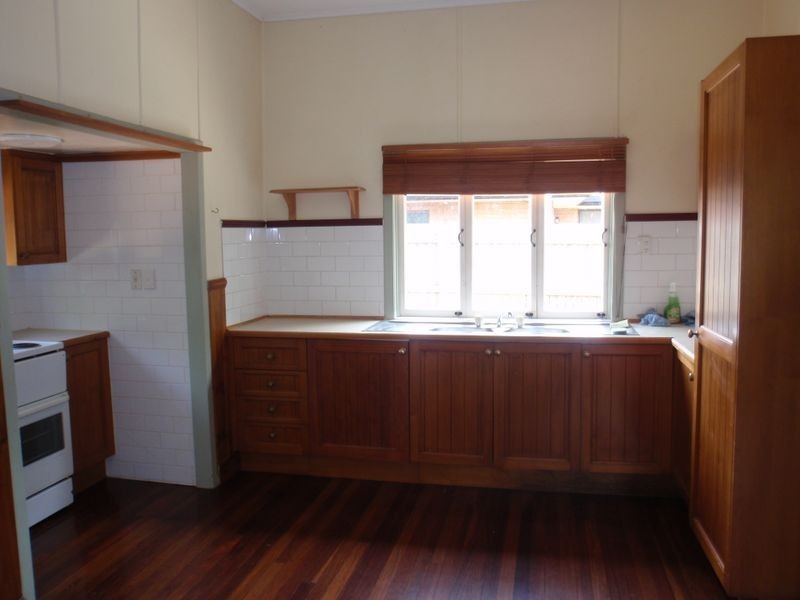 6 Charles Street, Birkdale QLD 4159