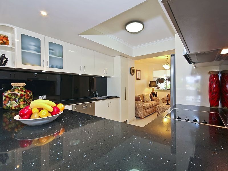 27/3 Marina Crescent, Hollywell QLD 4216