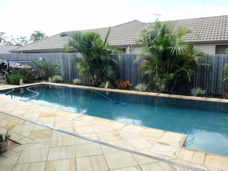 20 Sylvateere Crescent, Wakerley QLD 4154