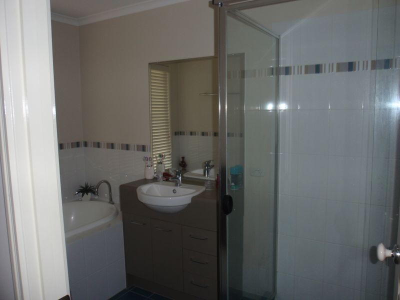 20 Sylvateere Crescent, Wakerley QLD 4154