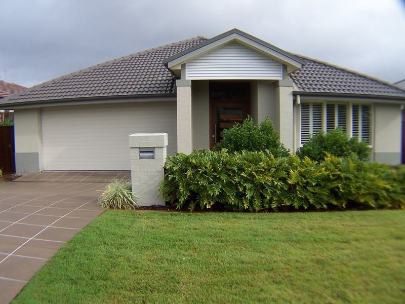 4 Amalia Street, Birkdale QLD 4159