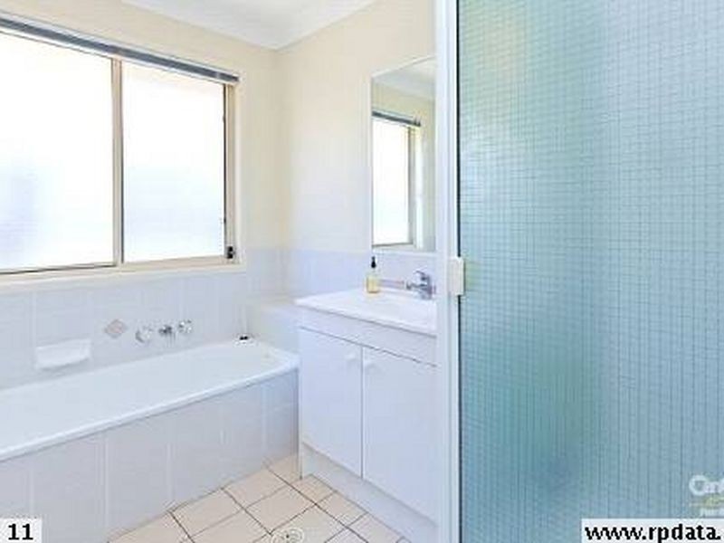 8 Coral Close, Birkdale QLD 4159