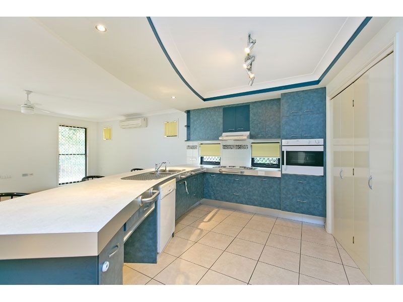 12 Trafalgar Vale Avenue, Wellington Point QLD 4160