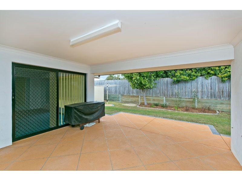 12 Trafalgar Vale Avenue, Wellington Point QLD 4160