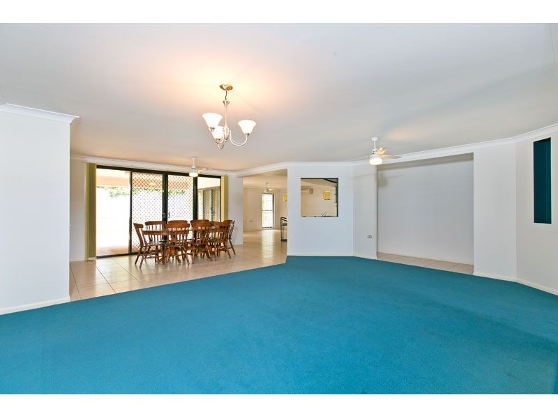 12 Trafalgar Vale Avenue, Wellington Point QLD 4160