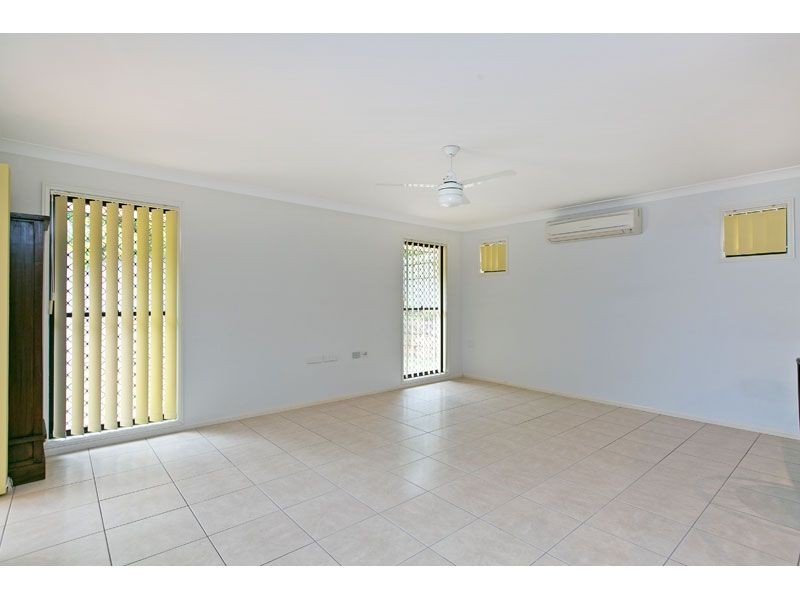 12 Trafalgar Vale Avenue, Wellington Point QLD 4160