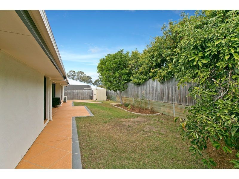 12 Trafalgar Vale Avenue, Wellington Point QLD 4160