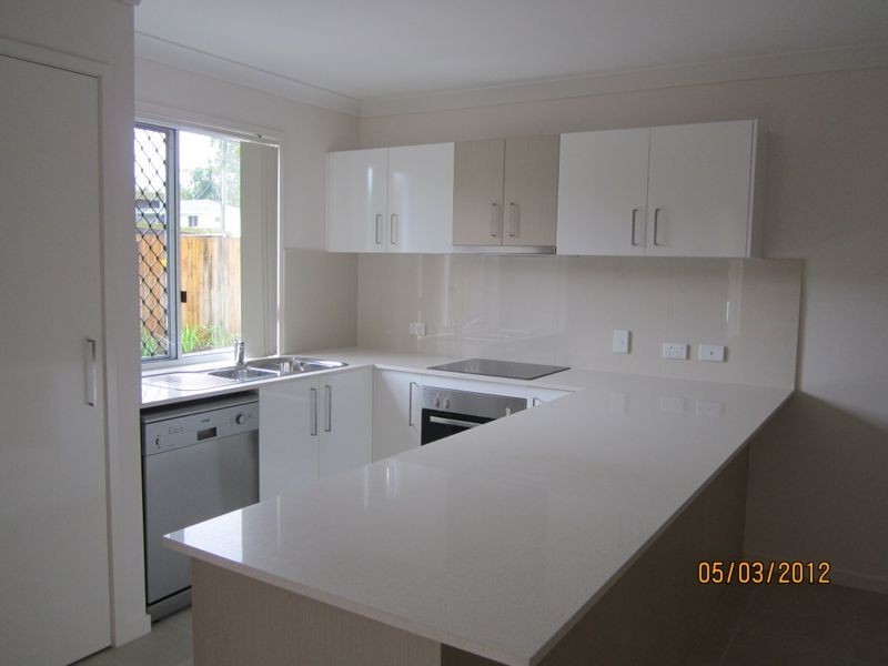 2/13 Victor Street, Birkdale QLD 4159